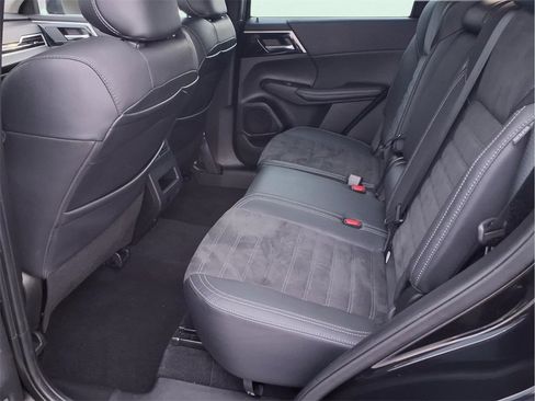 Used 2022 Mitsubishi Outlander SE image 14