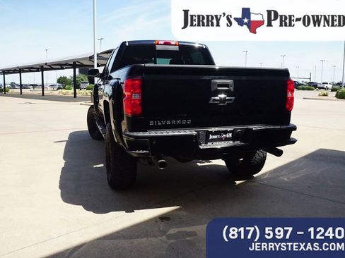 Used 2018 Chevrolet Silverado 1500 LT w/ All Star Edition AWD/4WD image 4