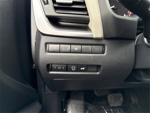 Used 2024 Nissan Rogue SV image 19