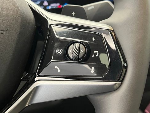 Certified 2025 BMW 530i w/ Premium Package image 17