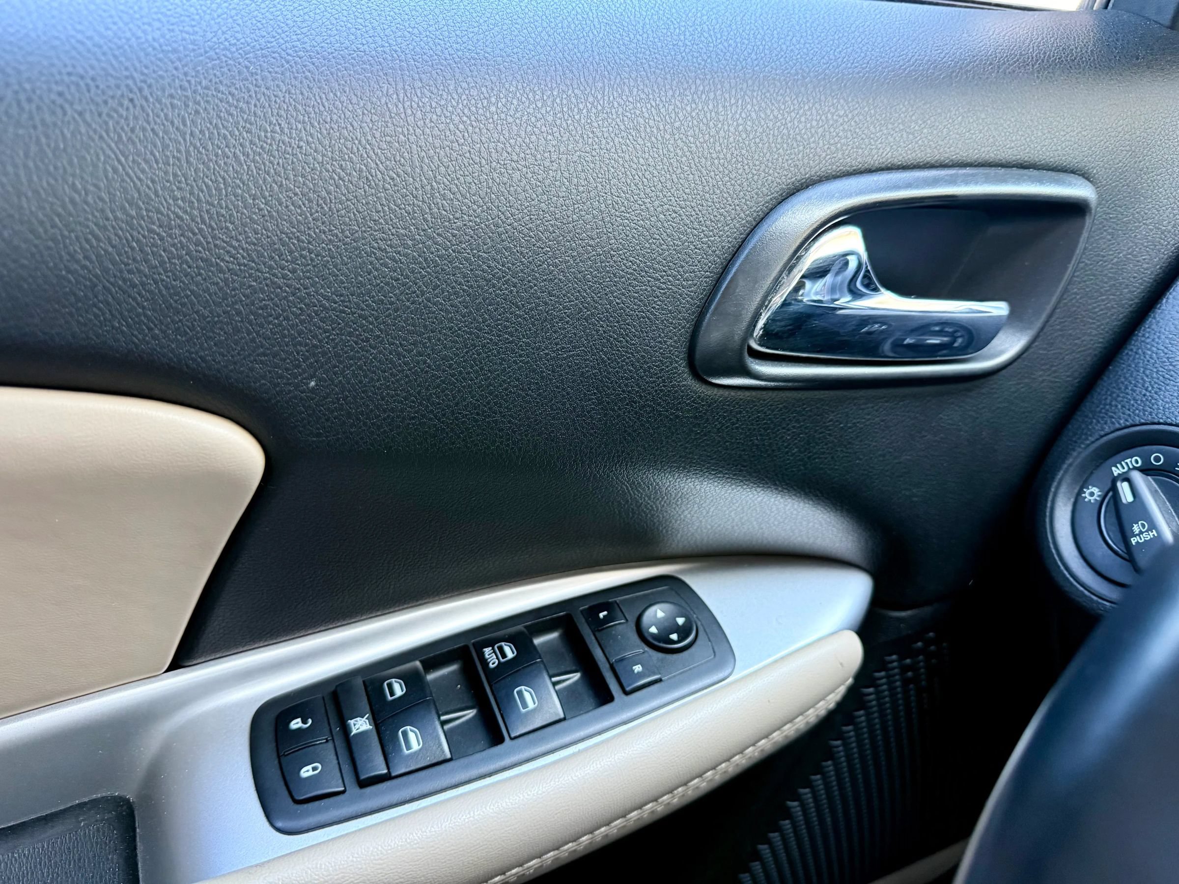 Used 2017 Dodge Journey SXT w/ Premium Group FWD image 21