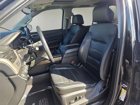 Used 2019 GMC Yukon XL Denali w/ Denali Ultimate Package image 12