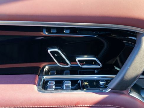 Used 2023 Land Rover Range Rover SE image 16