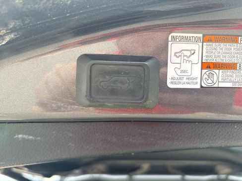Used 2015 Toyota RAV4 Limited w/ Technology Package AWD/4WD image 41