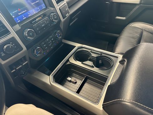 Used 2020 Ford F250 Lariat w/ Lariat Value Package AWD/4WD image 19