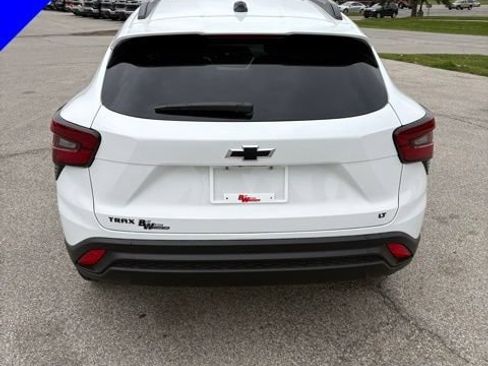 New 2026 Chevrolet Trax LT w/ Driver Confidence Package FWD image 4