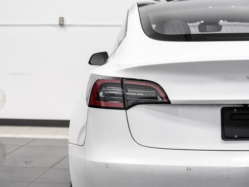Used 2021 Tesla Model 3 Standard Range Plus image 37