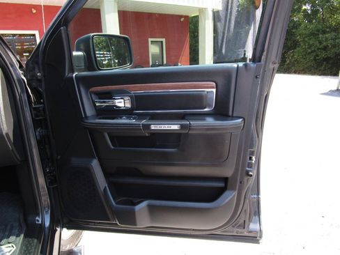 Used 2018 RAM 2500 Laramie w/ Convenience Group AWD/4WD image 30