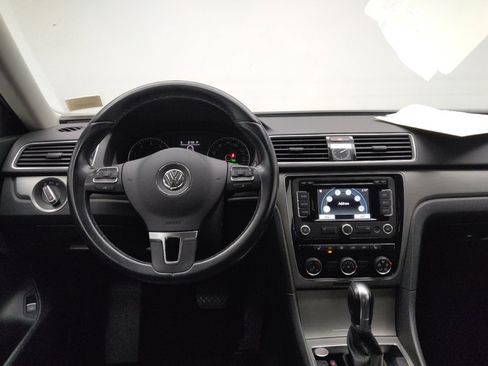 Used 2014 Volkswagen Passat 1.8T Sport FWD image 22