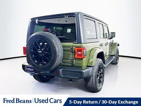 Used 2022 Jeep Wrangler Unlimited Sahara w/ Cold Weather Group image 16