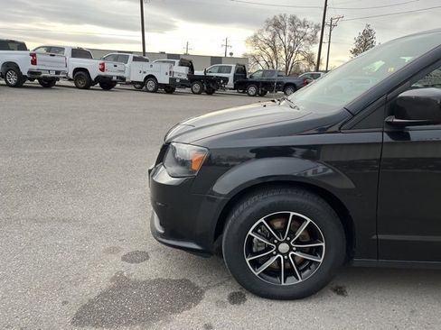 Used 2019 Dodge Grand Caravan GT image 4