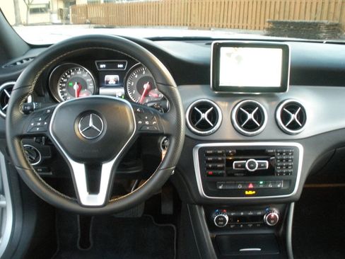 Used 2014 Mercedes-Benz CLA 250 4MATIC image 34