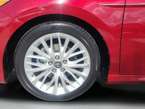 Used 2018 Toyota Camry XLE FWD image 29