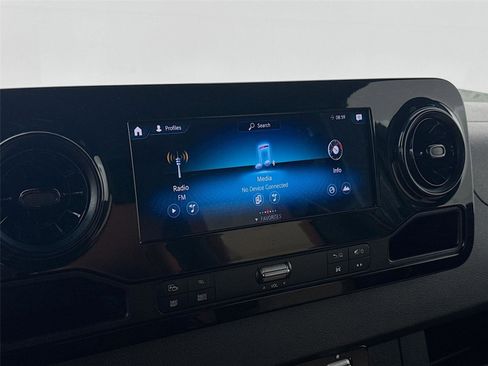 Used 2019 Mercedes-Benz Sprinter 1500 w/ Premium Plus Package image 8