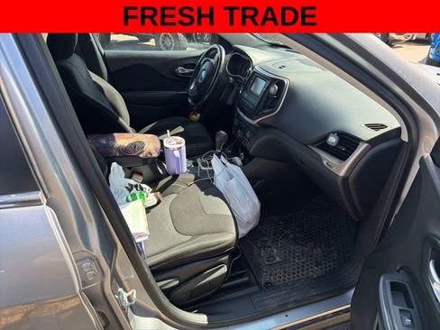 Used 2015 Jeep Cherokee Latitude w/ Comfort/Convenience Group image 8