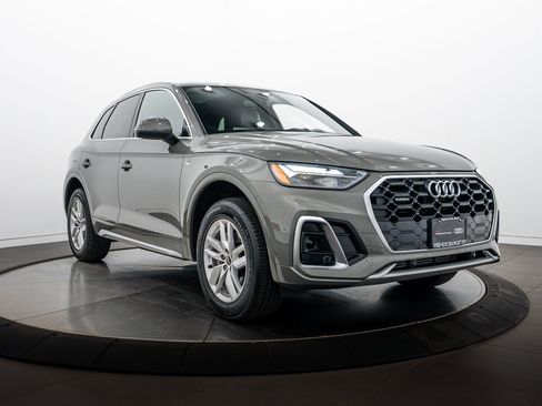 Certified 2023 Audi Q5 2.0T Premium w/ Convenience Package AWD/4WD image 2
