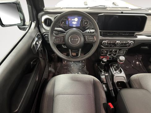 Used 2025 Jeep Wrangler Unlimited Sport AWD/4WD image 10