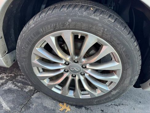 Used 2015 INFINITI QX80 Luxe w/ 22" Wheel Package image 5