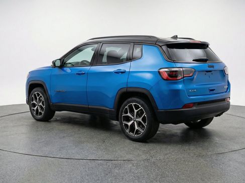 Used 2025 Jeep Compass Limited AWD/4WD image 6