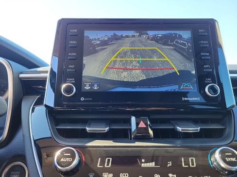 Used 2022 Toyota Corolla Cross XLE image 28