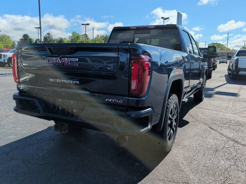 Used 2022 GMC Sierra 2500 AT4 w/ AT4 Preferred Package AWD/4WD image 8