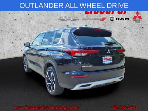 Used 2024 Mitsubishi Outlander AWD image 4
