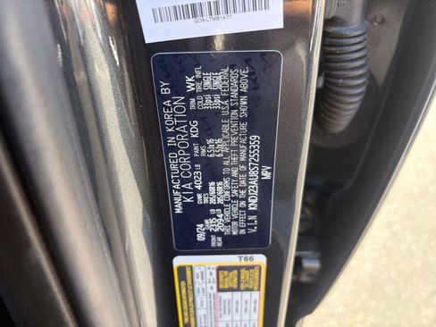 Used 2025 Kia Soul LX w/ LX Technology Package FWD image 27