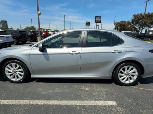 Used 2024 Toyota Camry LE FWD image 5