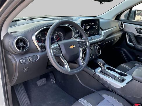 Used 2024 Chevrolet Blazer LT FWD image 17