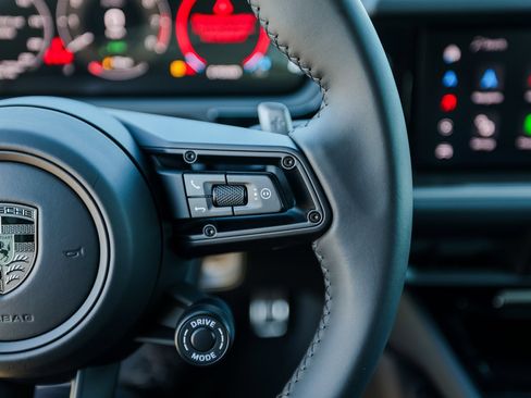 New 2025 Porsche Cayenne Turbo image 16