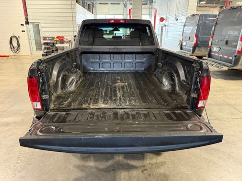 Used 2017 RAM 2500 Tradesman w/ Chrome Appearance Group image 28
