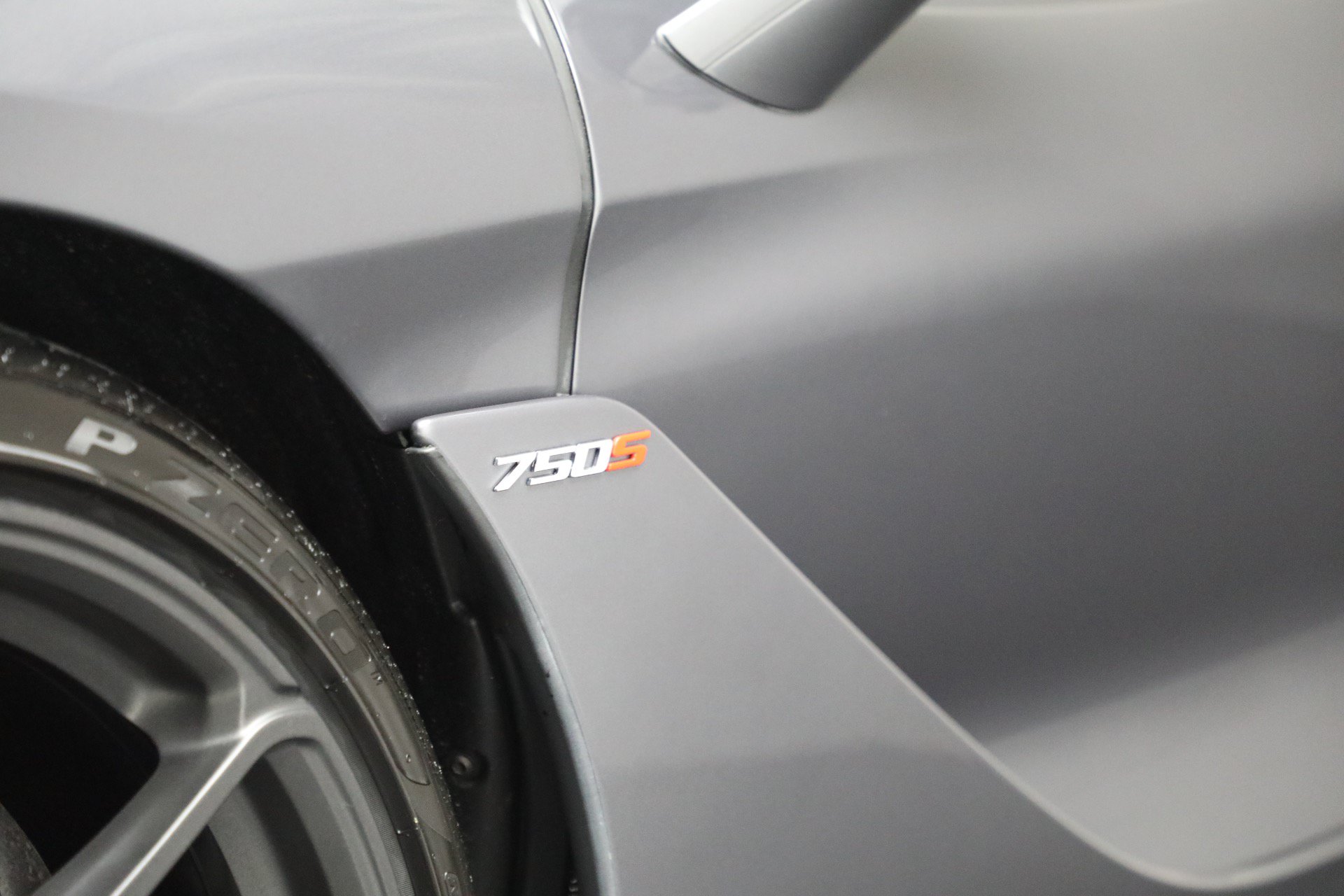 Used 2024 McLaren 750S Spider RWD image 37
