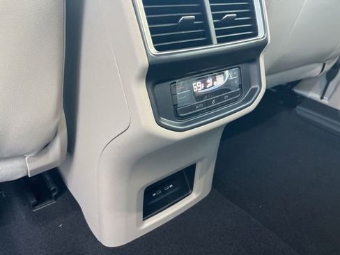 New 2026 Volkswagen Atlas SE image 26