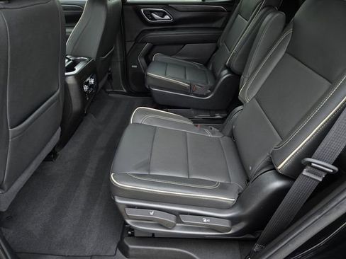 Used 2022 GMC Yukon SLT w/ SLT Premium Package image 15