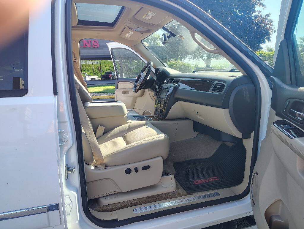 Used 2012 GMC Sierra 3500 Denali AWD/4WD image 13