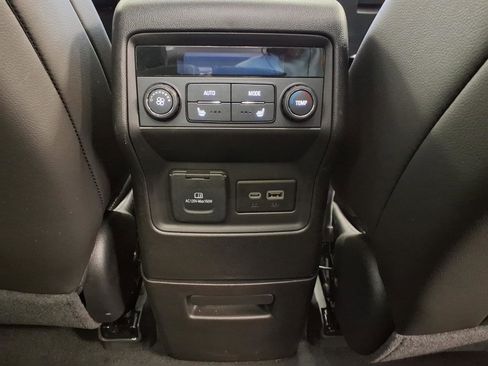 Used 2023 GMC Acadia Denali w/ Denali Ultimate Package AWD/4WD image 15