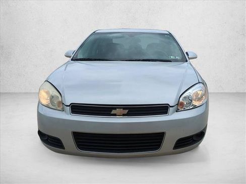 Used 2011 Chevrolet Impala LT FWD image 2