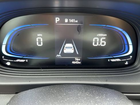 Certified 2025 Hyundai Venue Limited FWD image 29