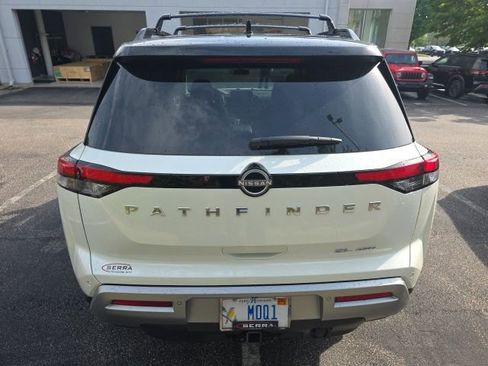 Used 2024 Nissan Pathfinder SL w/ SL Premium Package AWD/4WD image 7