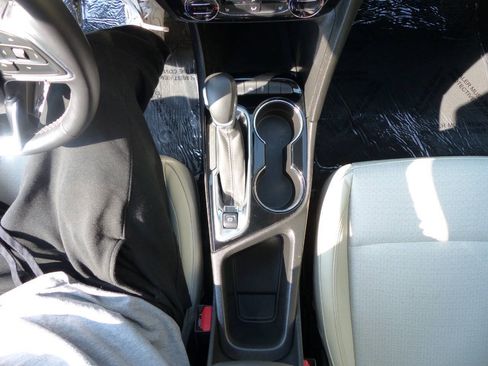 Used 2020 Buick Encore GX Select FWD image 31