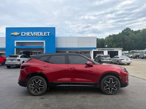 Used 2024 Chevrolet Blazer RS w/ Enhanced Convenience Package AWD/4WD image 2