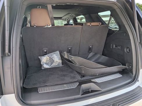 Used 2023 Chevrolet Tahoe High Country AWD/4WD image 29