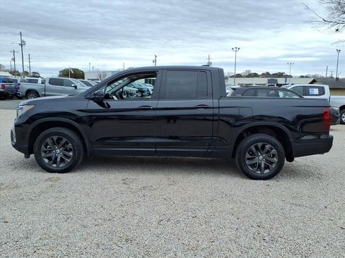 Used 2025 Honda Ridgeline Sport image 4