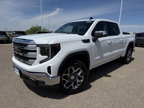 New 2026 GMC Sierra 1500 SLE image 3