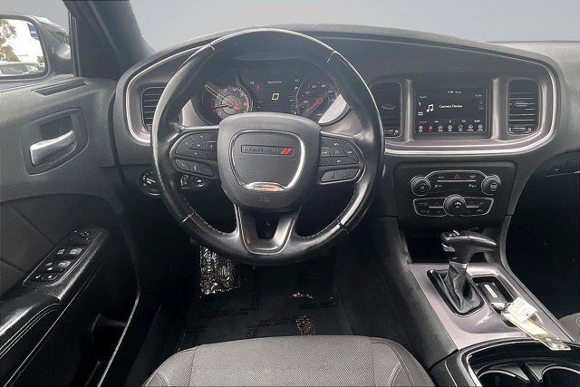 Used 2022 Dodge Charger SXT w/ Blacktop Package RWD image 5