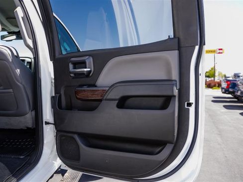 Used 2015 GMC Sierra 2500 SLT w/ Duramax Plus Package AWD/4WD image 33