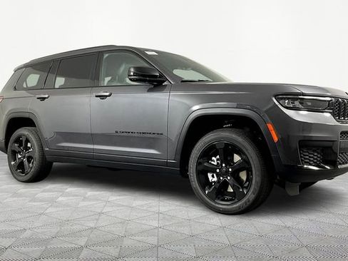 New 2025 Jeep Grand Cherokee L Altitude image 3