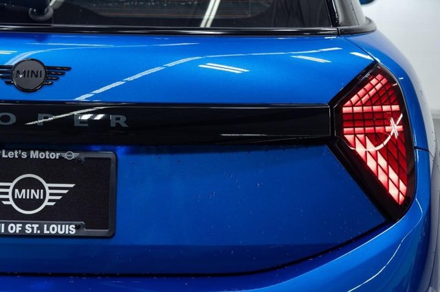 New 2027 MINI Cooper 4-Door Hardtop FWD image 8