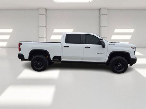 Certified 2025 Chevrolet Silverado 2500 ZR2 w/ Technology Package image 12