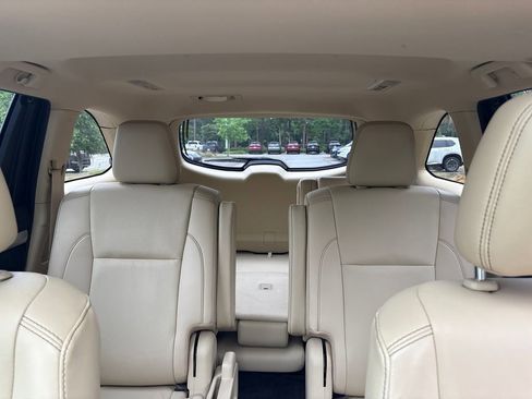 Used 2019 Toyota Highlander XLE FWD image 26